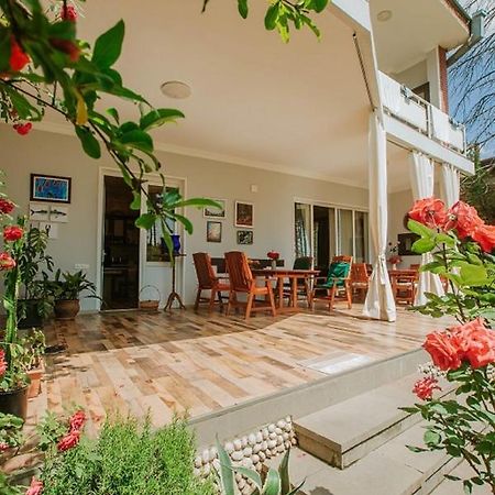Neli & Zaal Guest House Telavi Eksteriør bilde