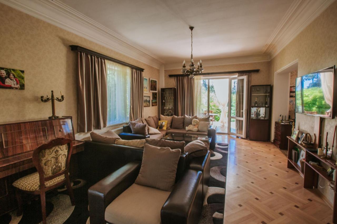 Neli & Zaal Guest House Telavi Eksteriør bilde
