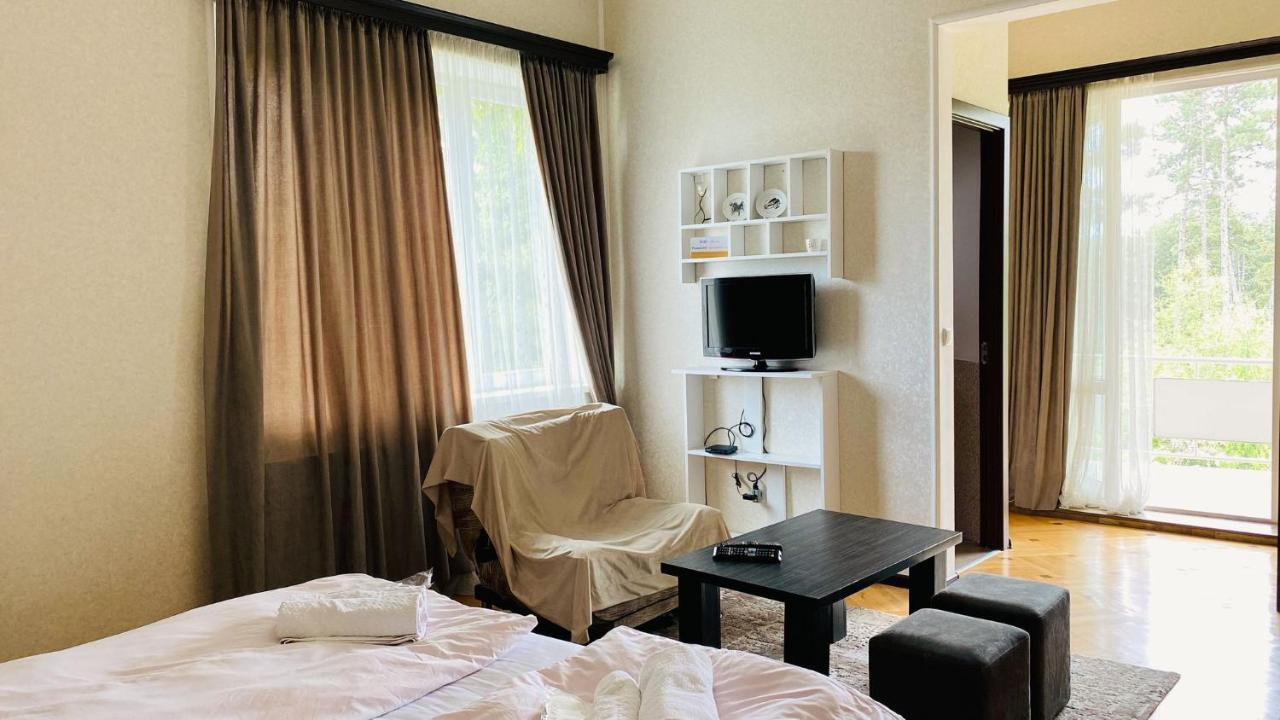 Neli & Zaal Guest House Telavi Eksteriør bilde