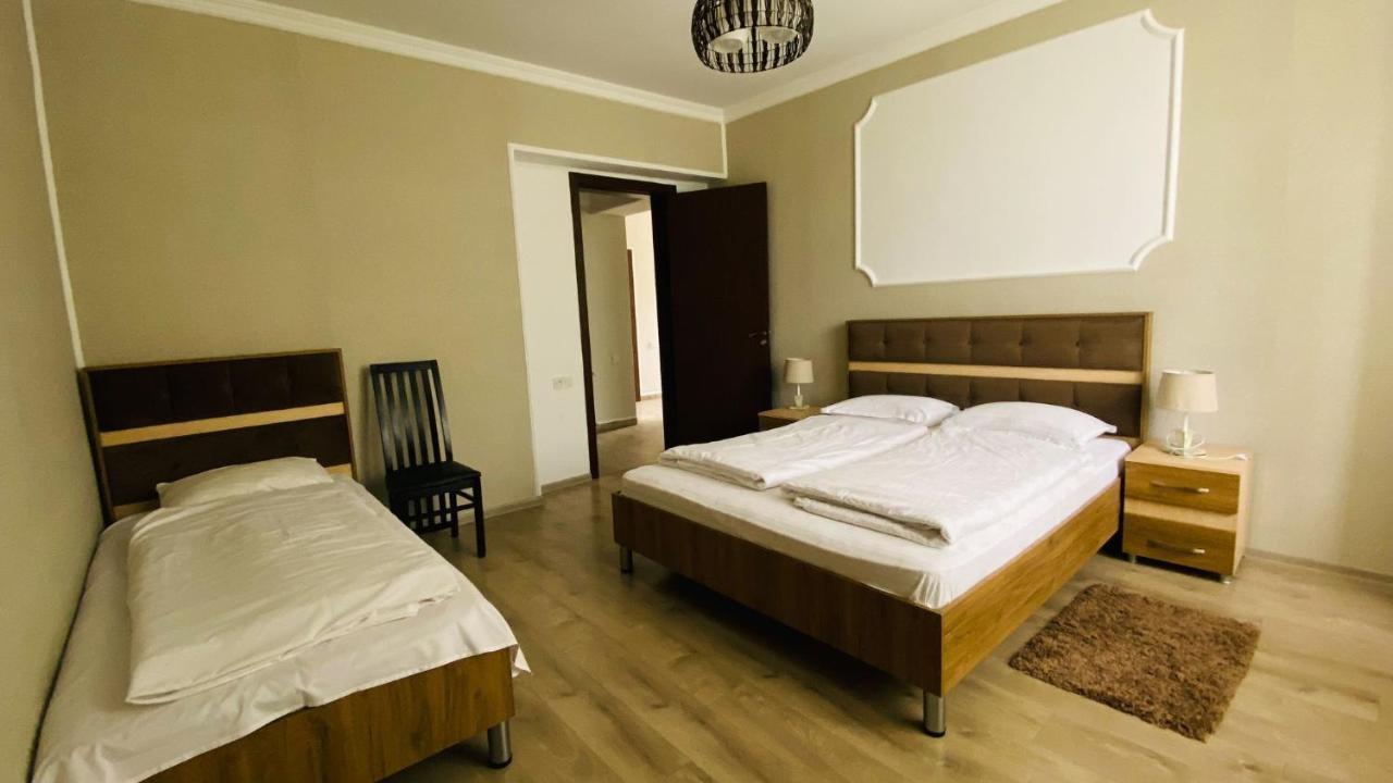 Neli & Zaal Guest House Telavi Eksteriør bilde
