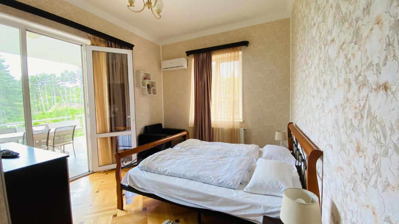 Neli & Zaal Guest House Telavi Eksteriør bilde
