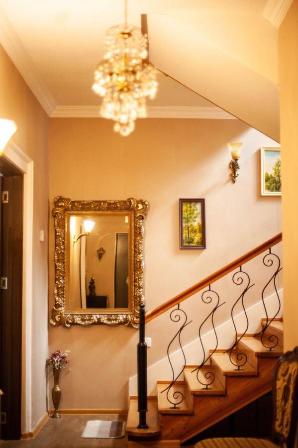 Neli & Zaal Guest House Telavi Eksteriør bilde