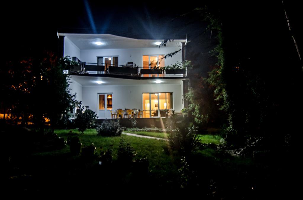 Neli & Zaal Guest House Telavi Eksteriør bilde
